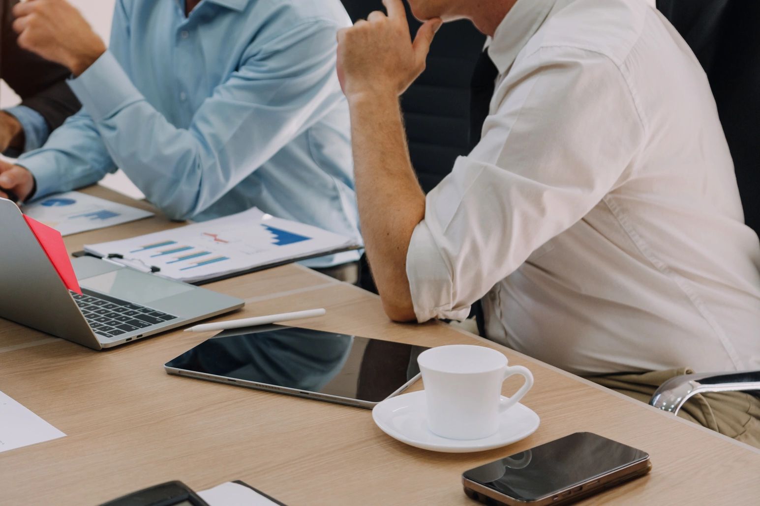 immobilienbewertung-berlin-beratungsgespräch Beratungsgespräch zur Immobilienbewertung in Berlin – professionelle Analyse und Marktbesprechung